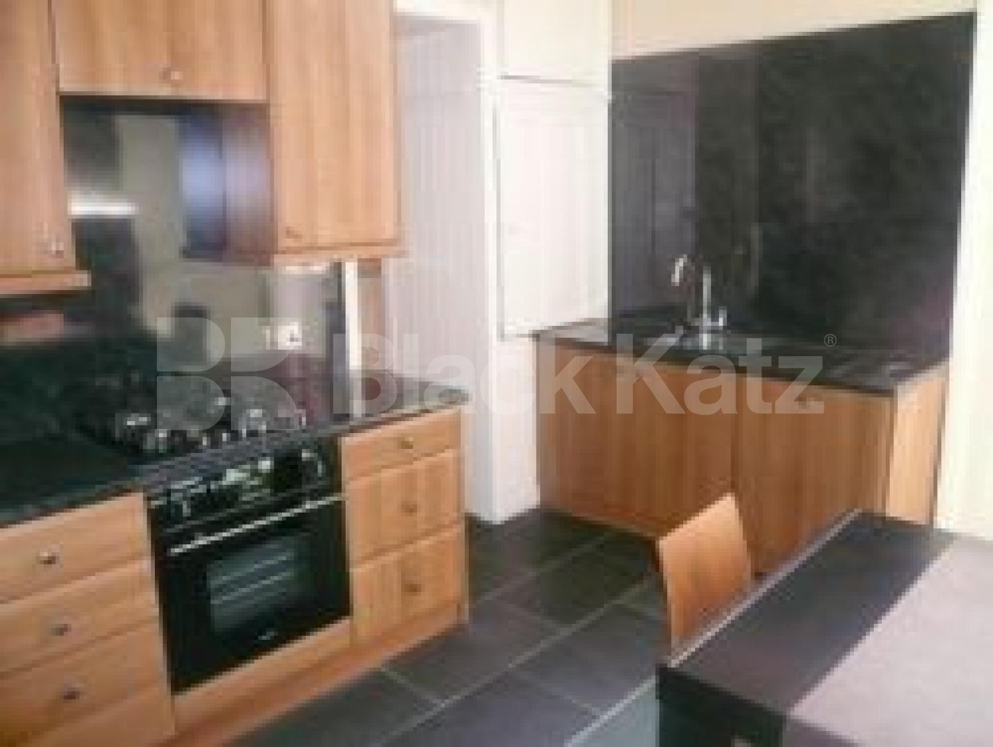 			LET, 2 Bedroom, 1 bath, 1 reception Flat			 Hillfield Park, MUSWELL HILL N10